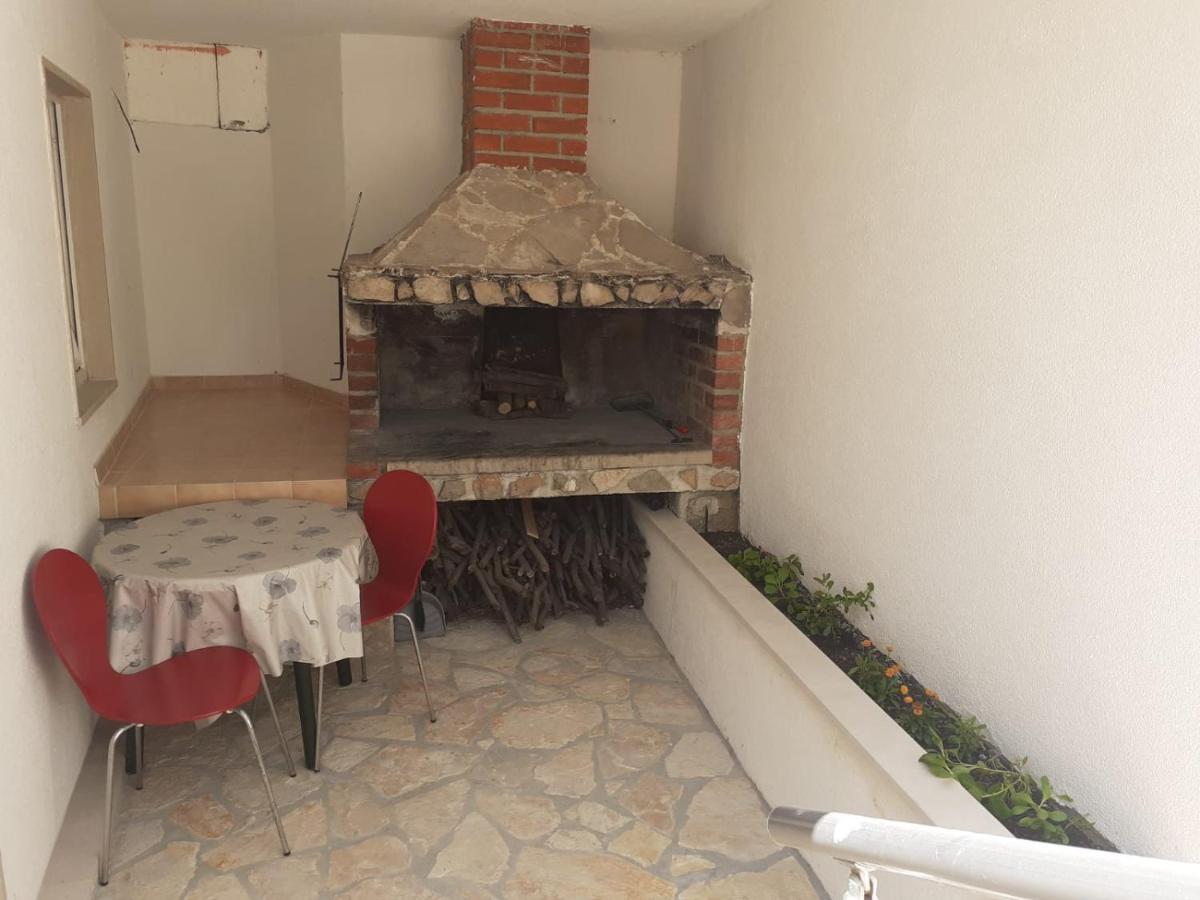 Apartments Slavica Bol Luaran gambar