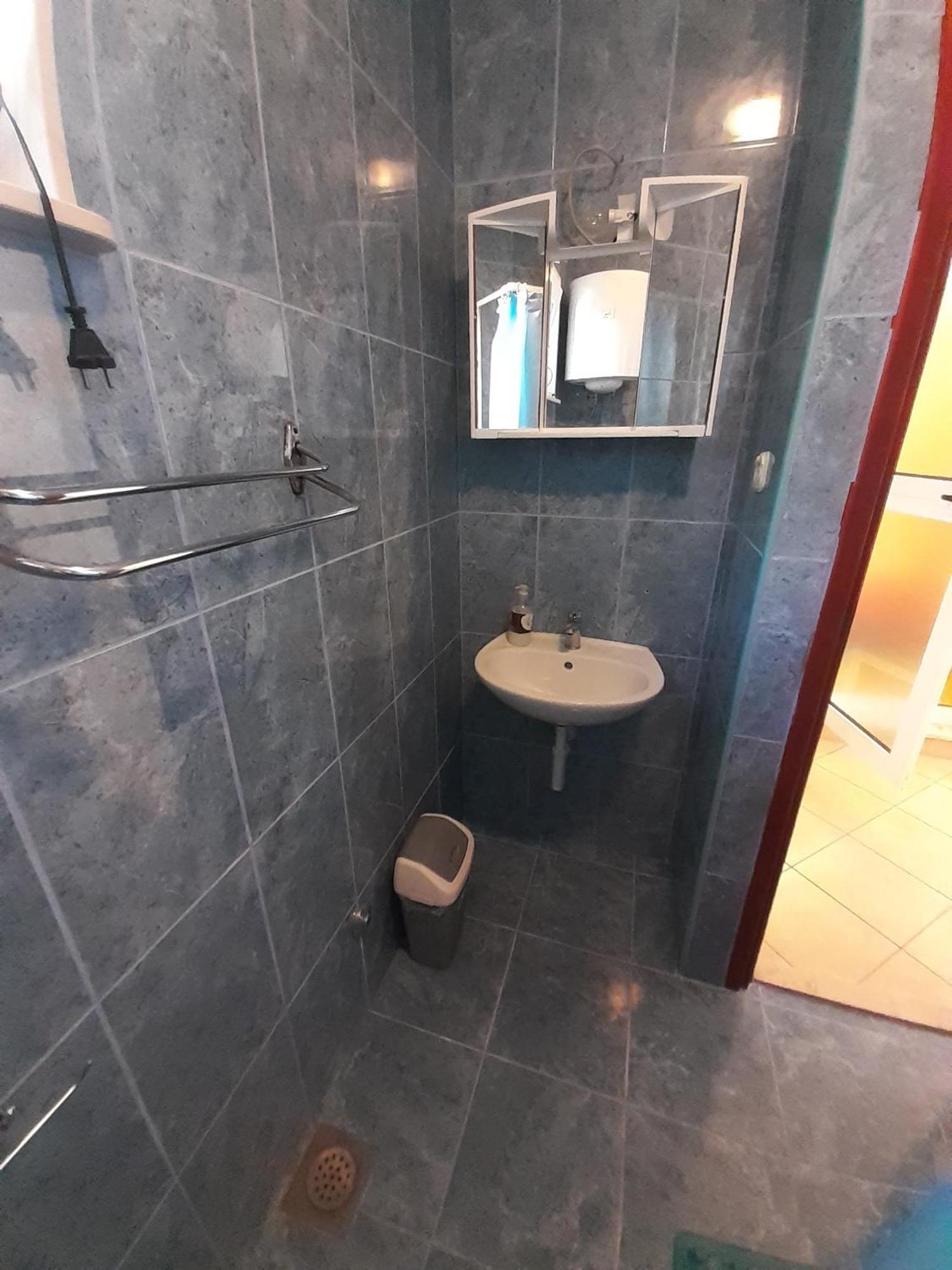 Apartments Slavica Bol Bilik gambar