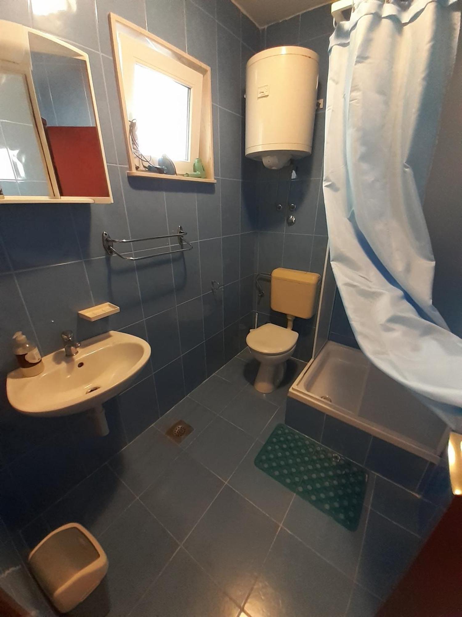 Apartments Slavica Bol Bilik gambar